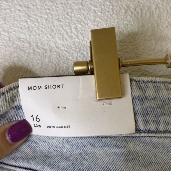 American Eagle Outfitters- Mom short- Strigid Light Blue Jeans-16 - Picture 7 of 9